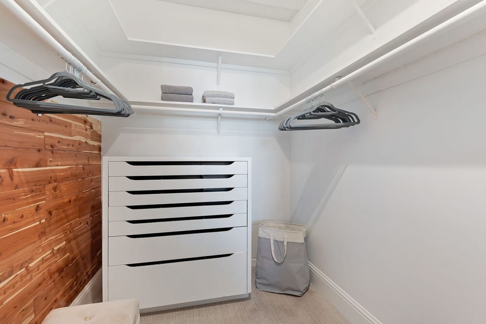 Walk-in closet