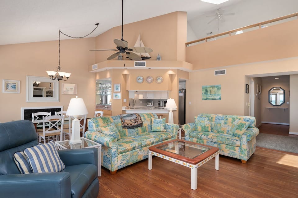 OA3: Top Of The Oceans | Living, Dining & Kitchen Area