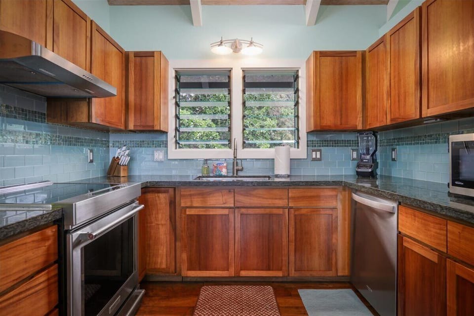 Everything you need in this fully furnished, beautiful kitchen. 