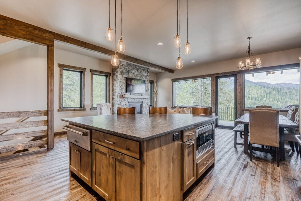 Main Floor Kitchen, Dinning, Living