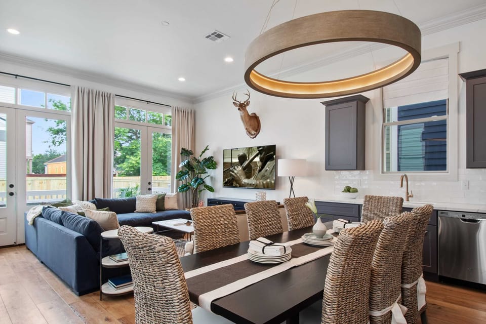 Dining Area | Shared Meals | Floor 1