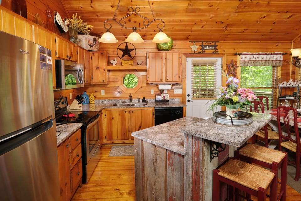 View of kitchen and island/bar - View of kitchen and island/bar