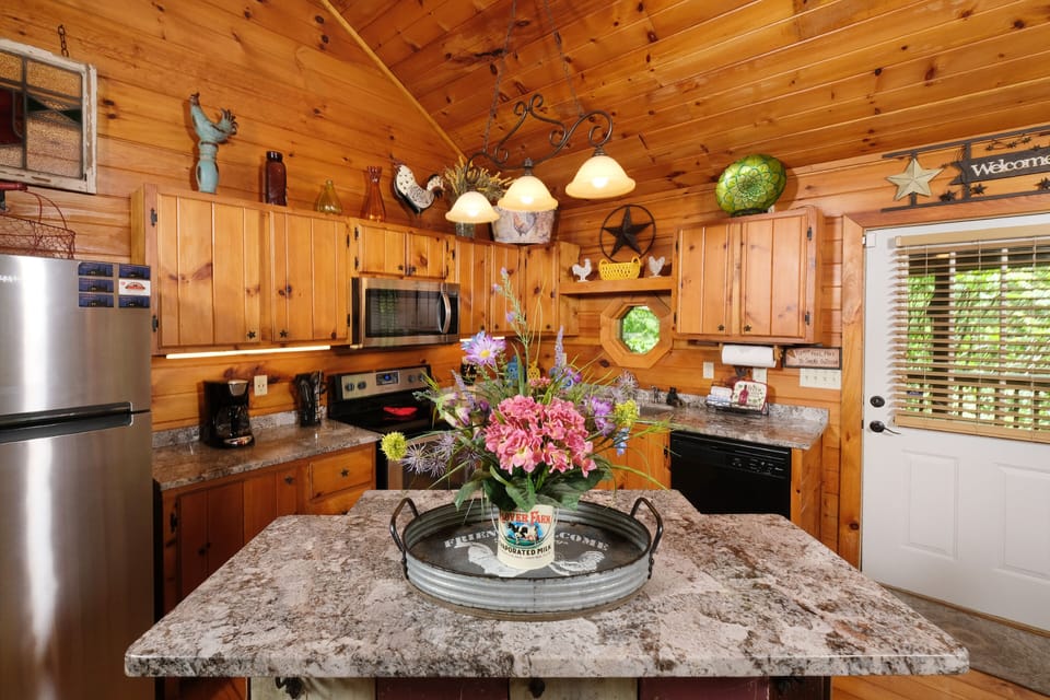 View of kitchen and island/bar - View of kitchen and island/bar