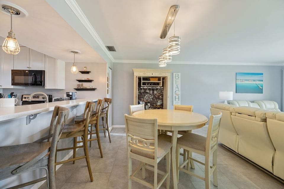 Dining and bar seating