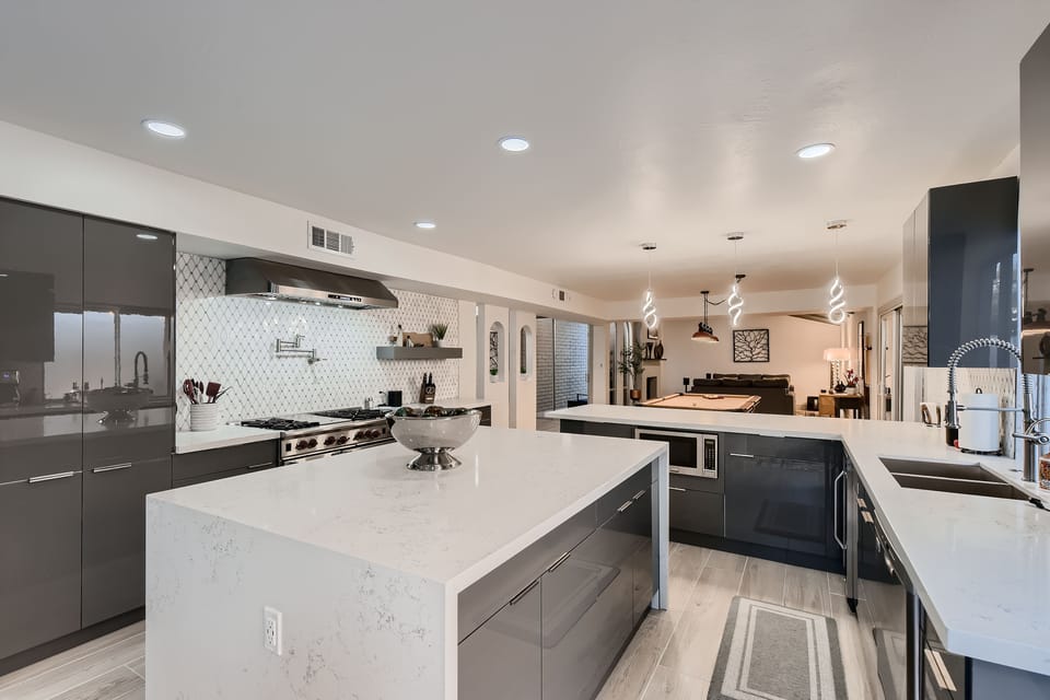 Gourmet kitchen