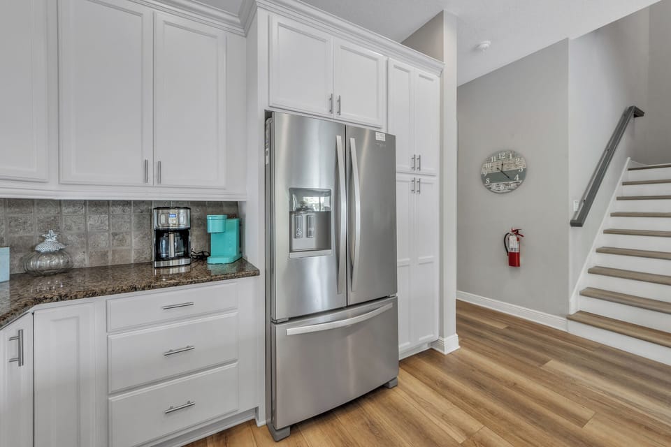 Fully Equipped Kitchen & Coffee Bar