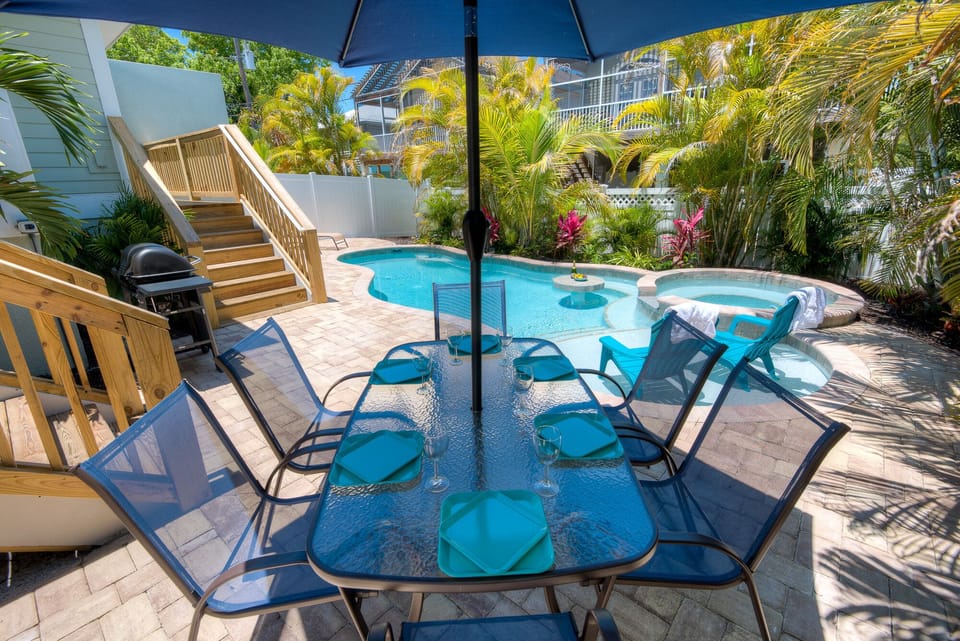 Outdoor Dining Seating