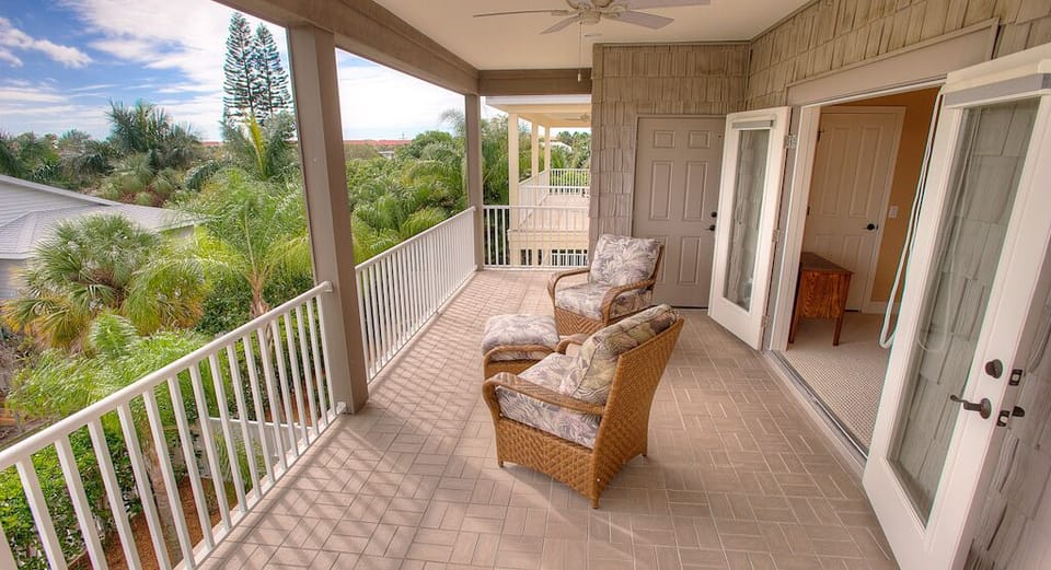 Primary En-suite Balcony