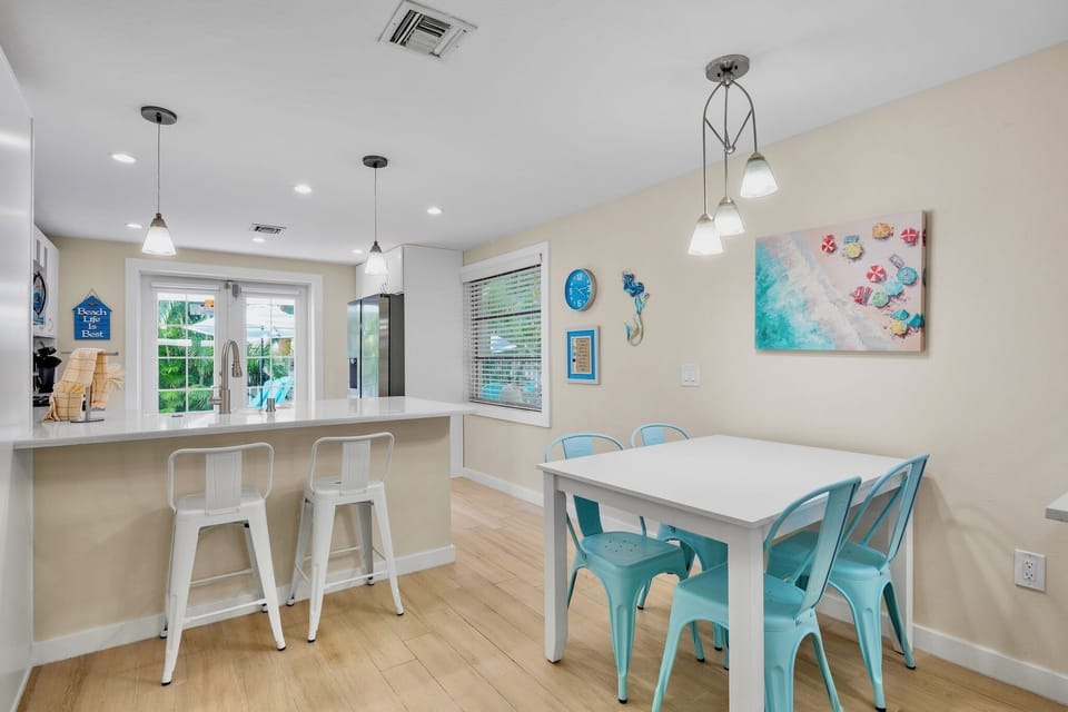Dining Table with seats for four