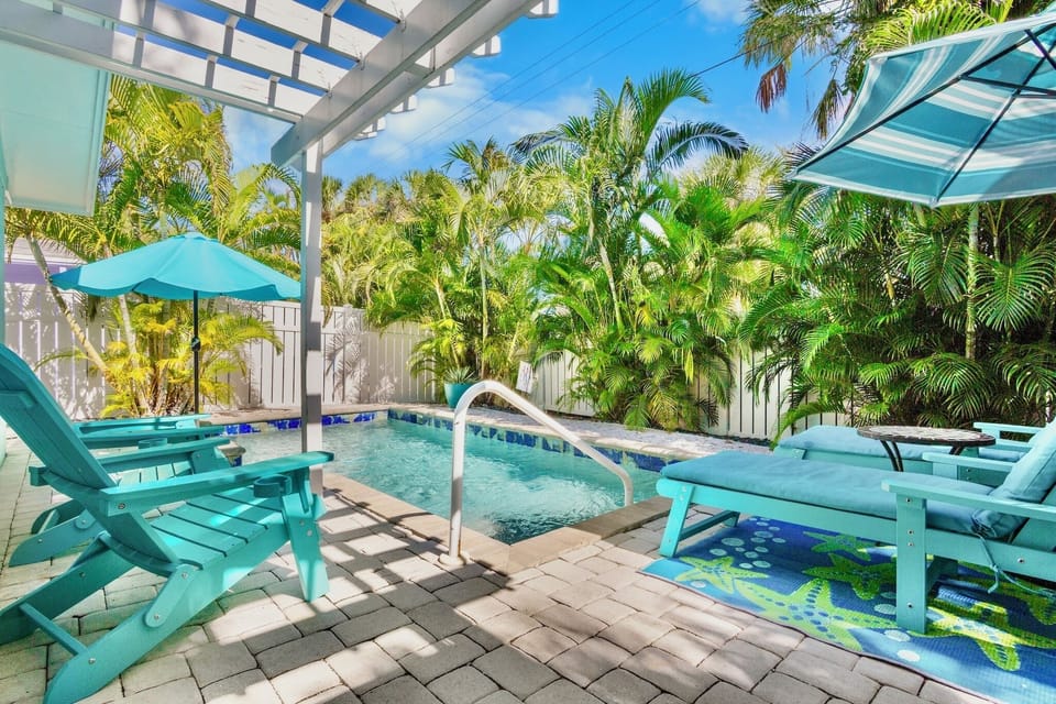 Poolside Lounge Chairs