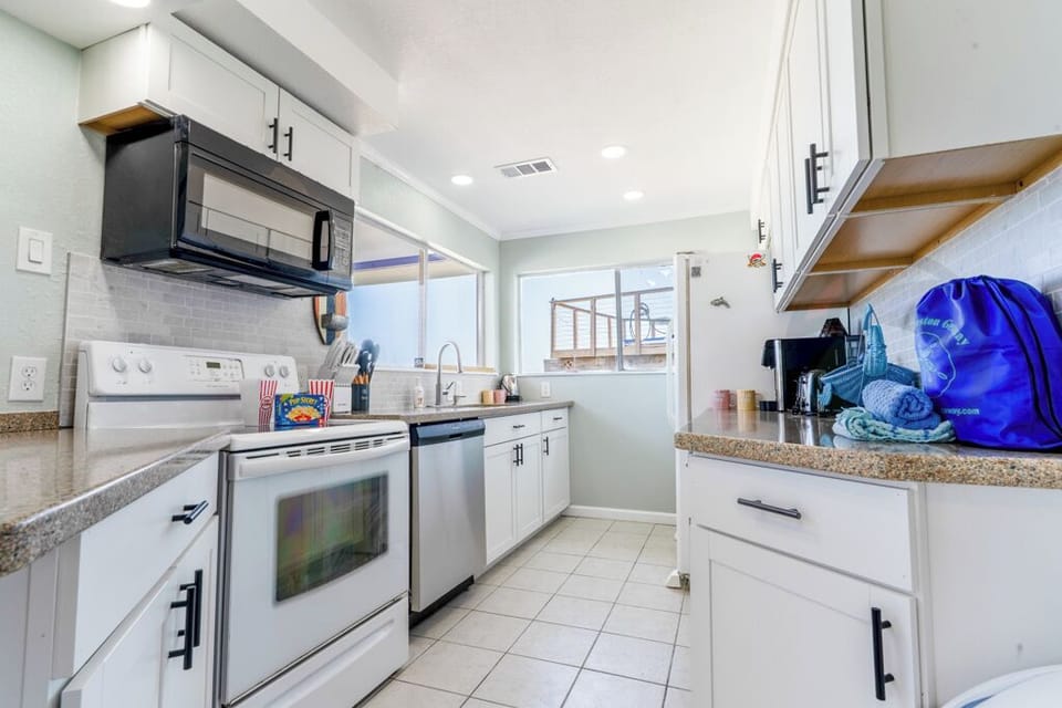 Full sized appliances