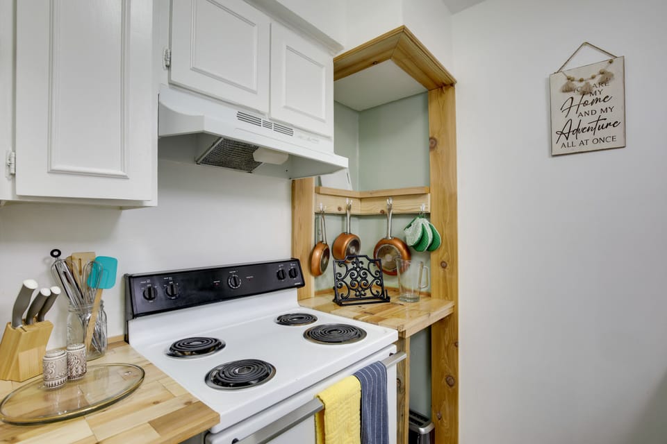 Kitchen | Cooking Basics | Dishware & Flatware | Toaster | Trash Bags
