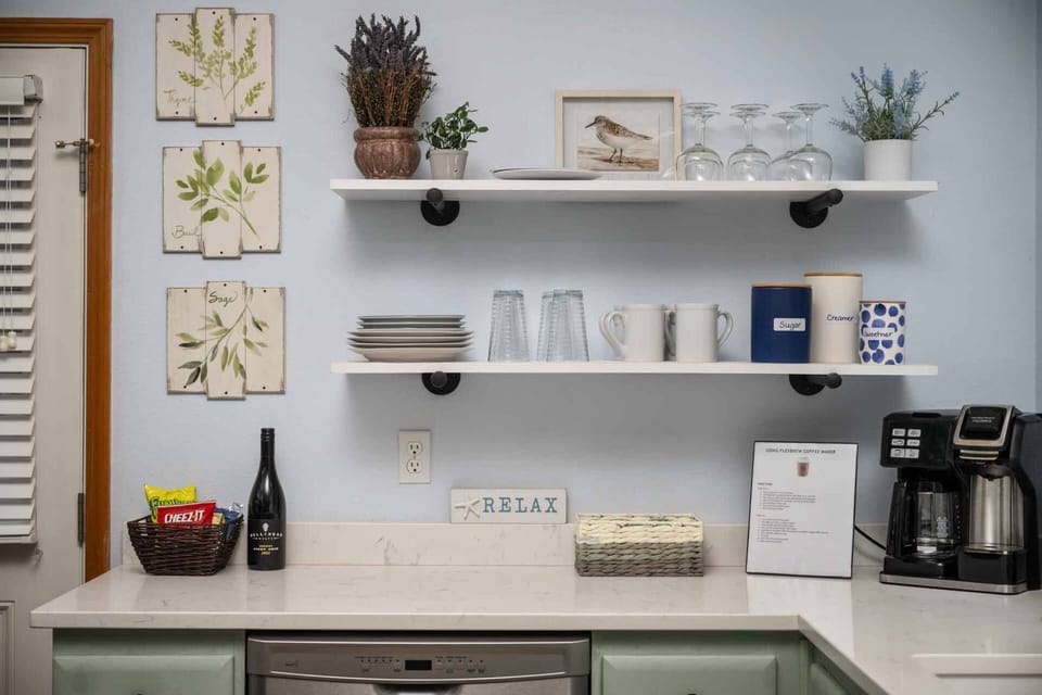 "We loved that was away from the chaos of Highway 101, but still within easy walking distance to the beach, shops, and restaurants." - Ginger