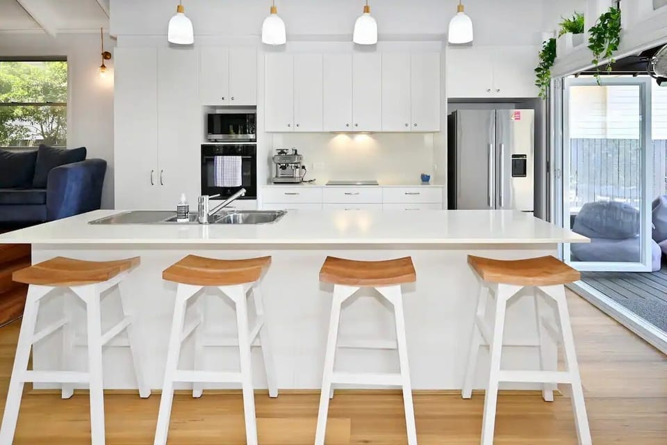 Well appointed kitchen & coffee machine