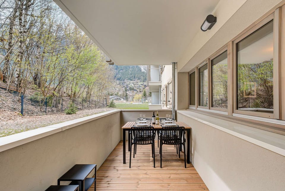 Balcony White Pearl