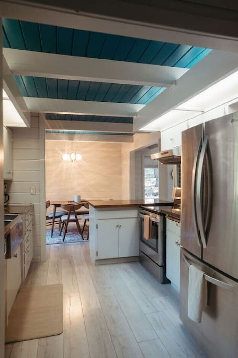 Prepare a meal for the whole group in the fully equipped kitchen.