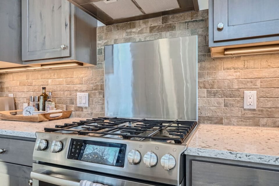 Luxury full-size kitchen