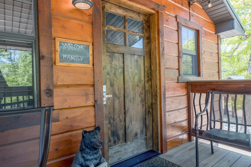 Book your private lake cabin!