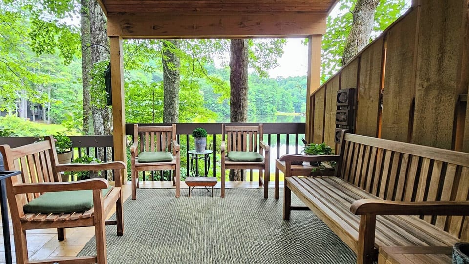 Deck sitting area