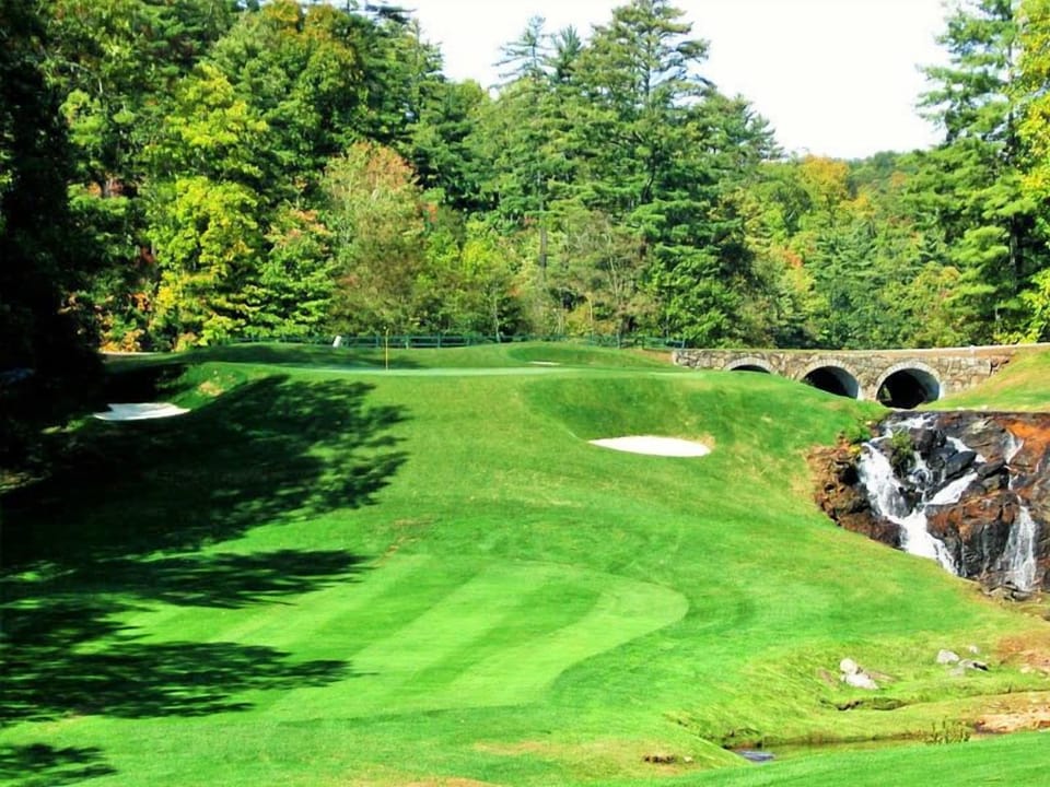 Sapphire National Golf #13