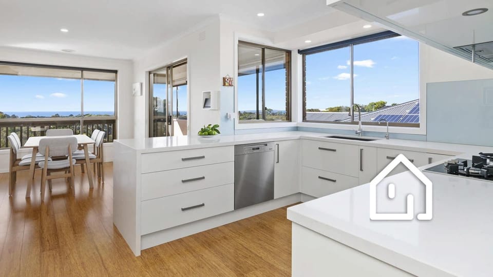 Fully renovated and very well equipped pristine kitchen