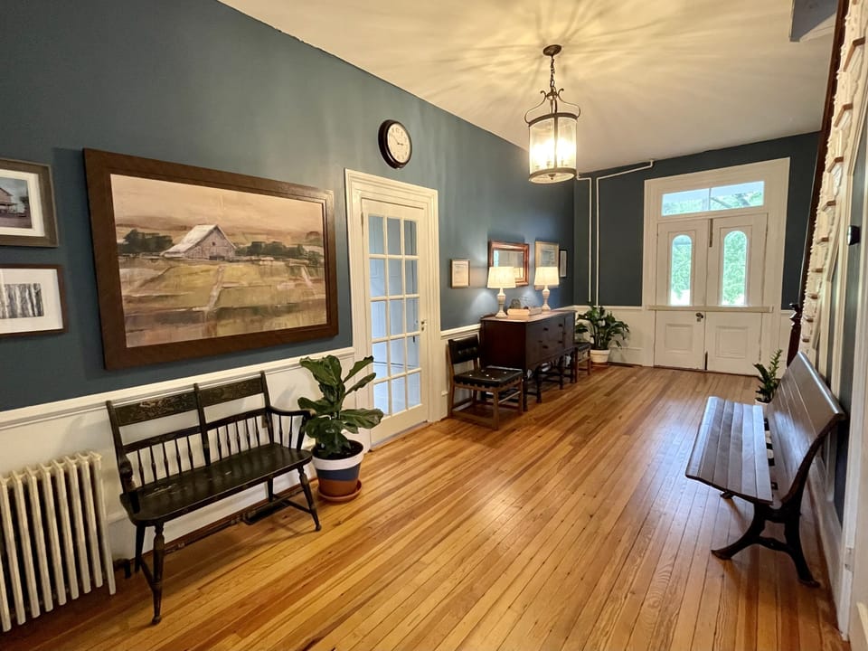 Foyer.