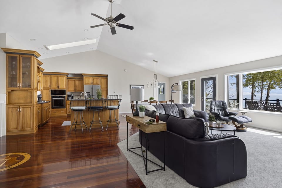 Upper level living space