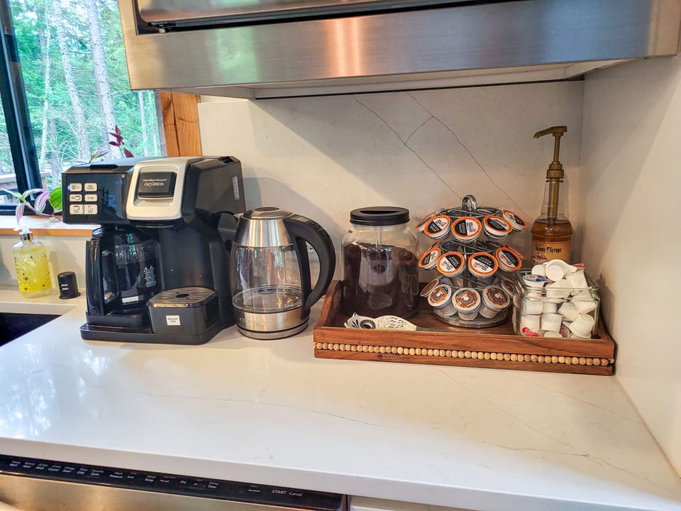 Well supplied coffee station