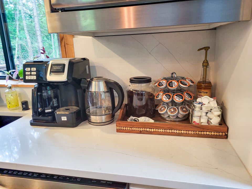 Well supplied coffee station
