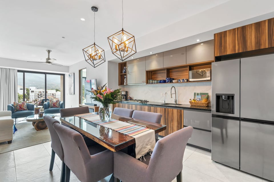 A kitchen made for effortless stays! From morning coffee to evening meals. 