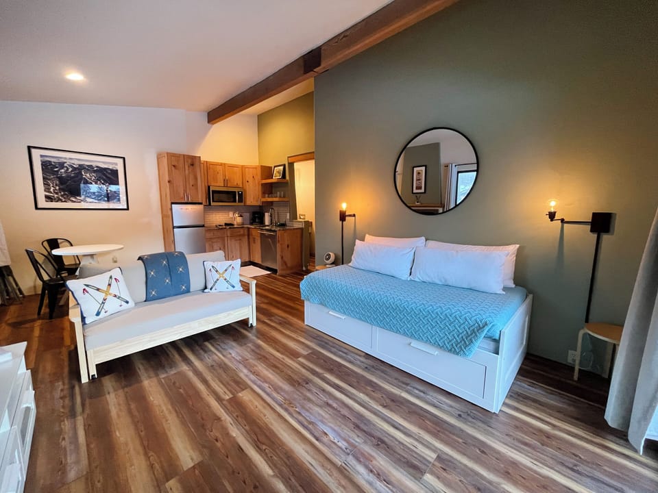 Sleeping spaces which double as livingroom