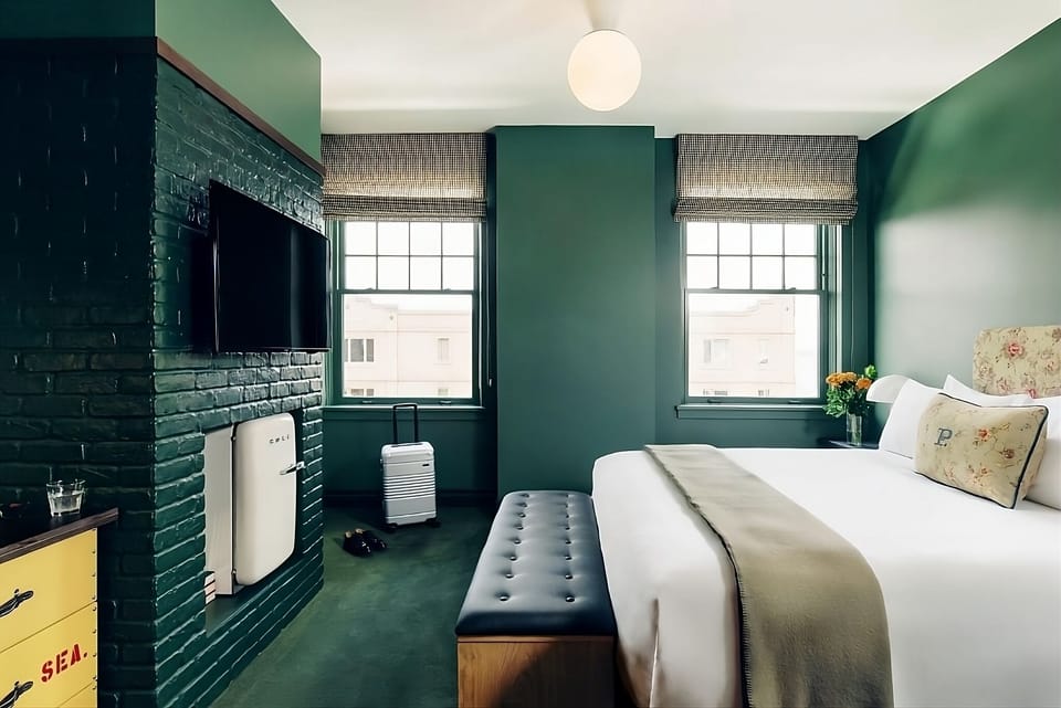 Unit with 1 Queen size Bed