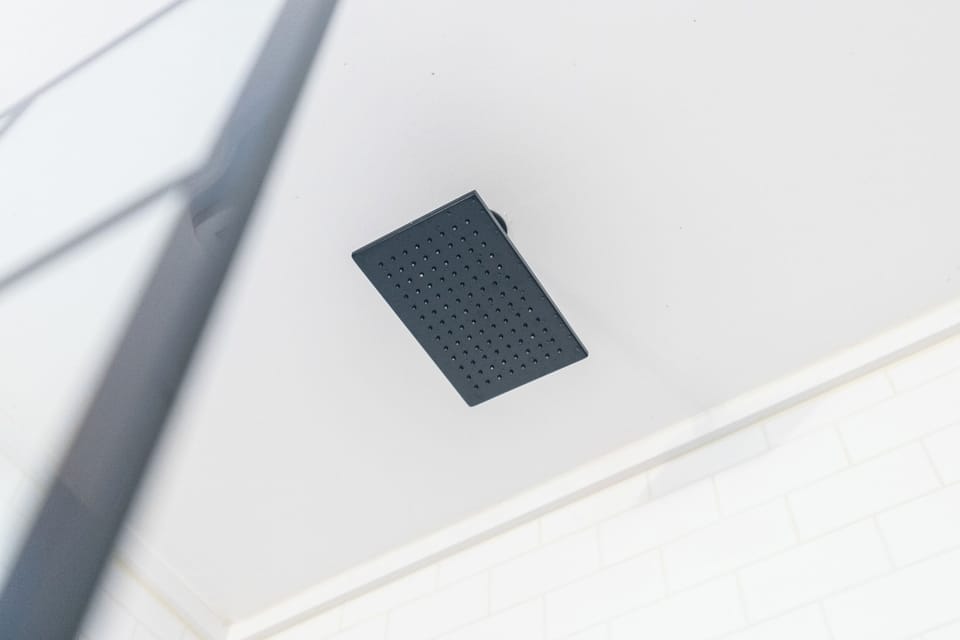 Bathroom 1 (Master Bathroom)