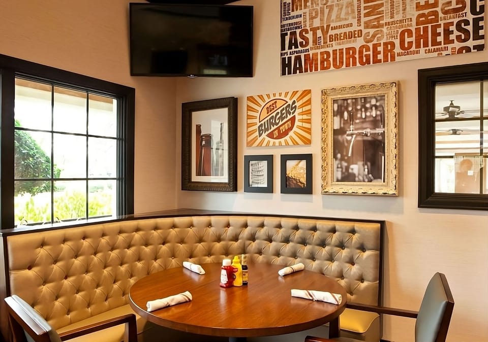 Linger over breakfast in a cozy corner banquette.