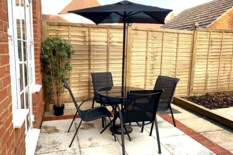 Patio Chairs and table 