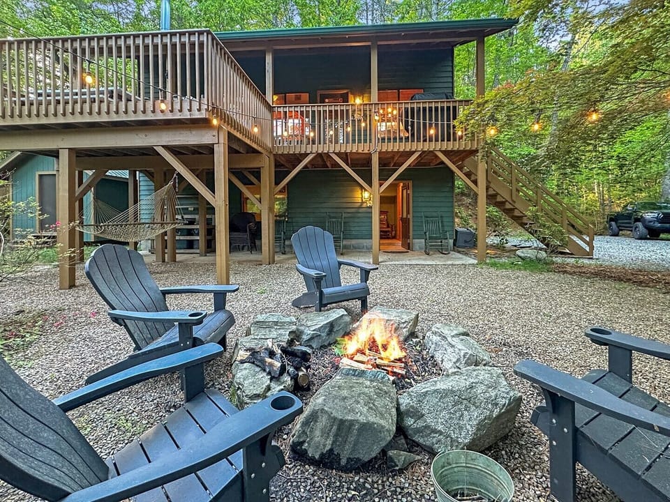 Bears Den exterior closeup