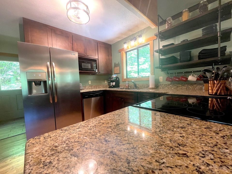 fully equipped kitchen