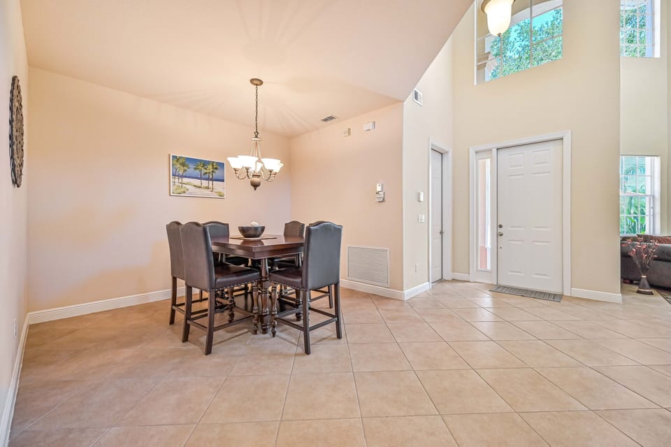 AV12731 - Formal dining area
