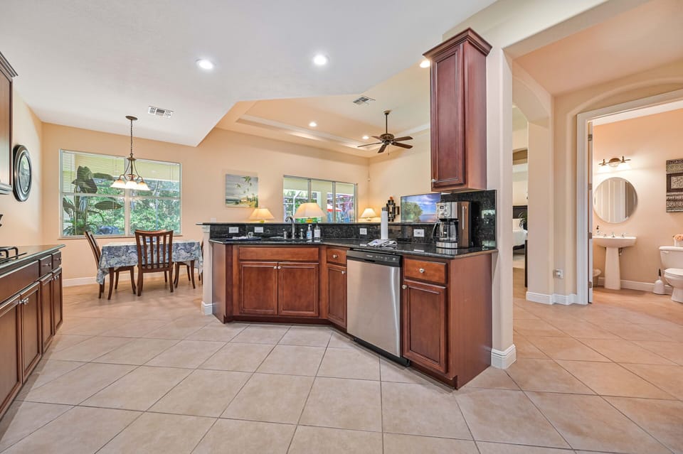 AV12731 - Fully equipped kitchen