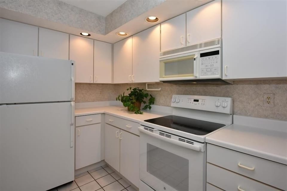 Indoors, Kitchen, Refrigerator, Microwave, Oven