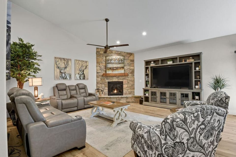 Welcome to the Ultimate Mountain Family Retreat with Game Room