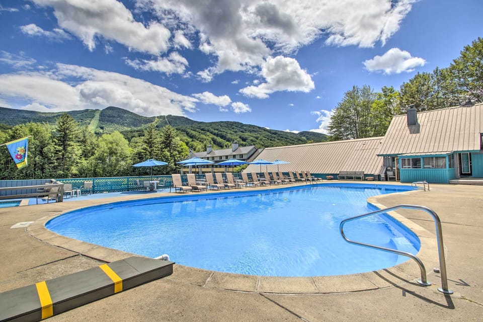 Clearbrook Resort Amenities | Outdoor Heated Pool | Hot Tubs | Shuttle