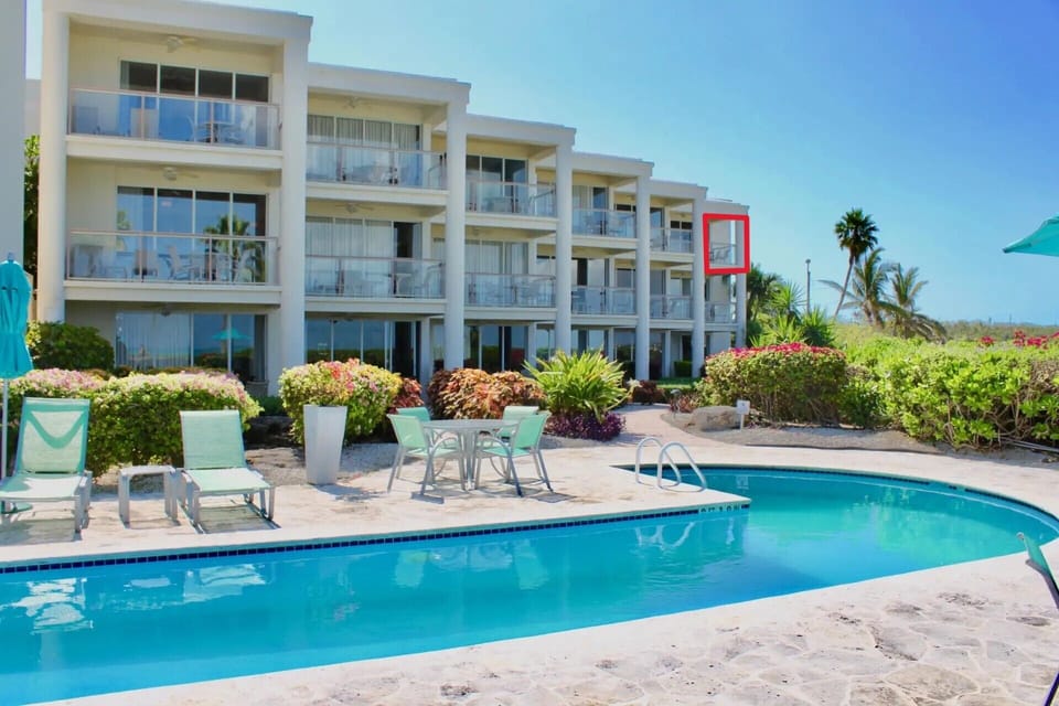 exterior - suite in RED highlight