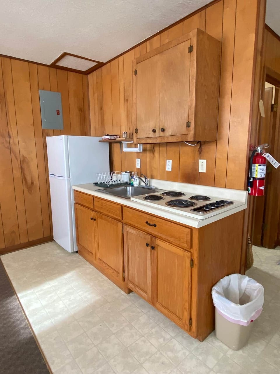 Cabin 2 - kitchen