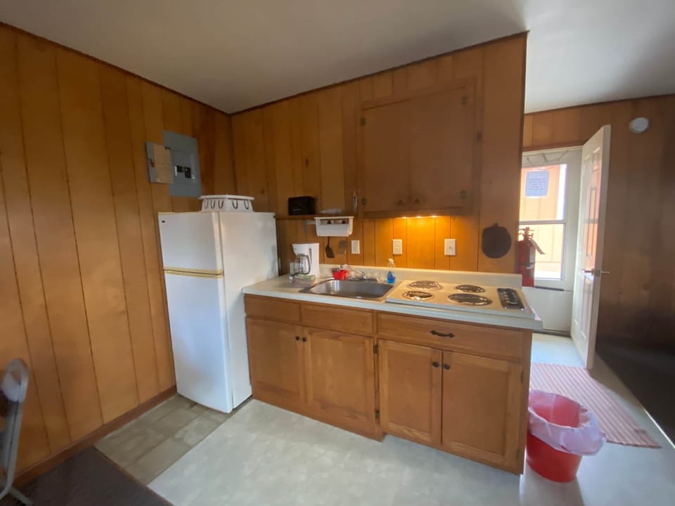 Cabin 3 - entry way (2)