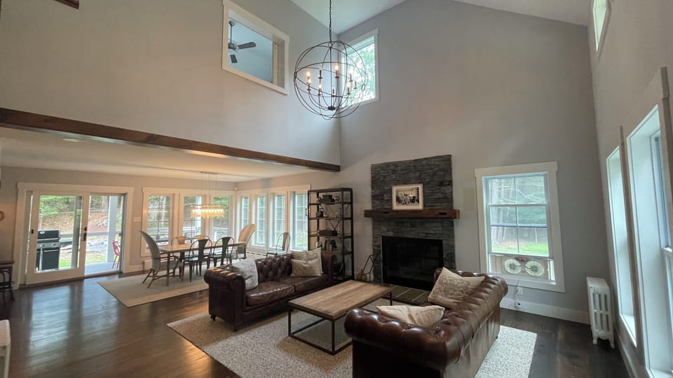 Main Level: Living Area 