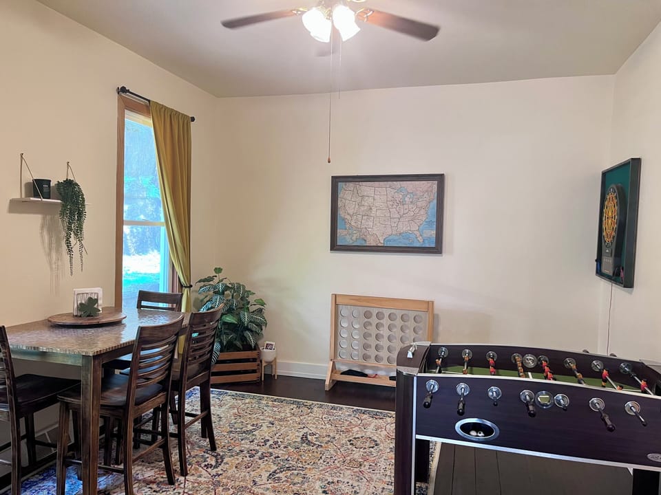 Dinning room/game room