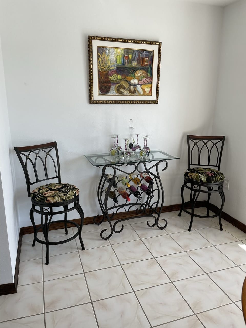 Wine bar next to breakfast nook.