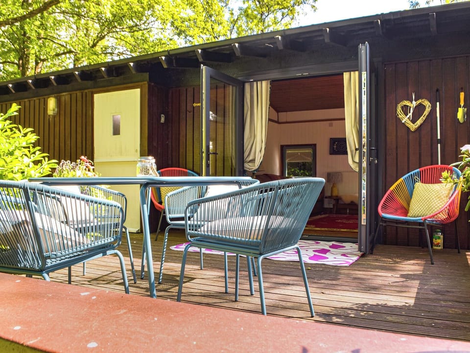 Sitting-out-area | The Cabin, Cenarth