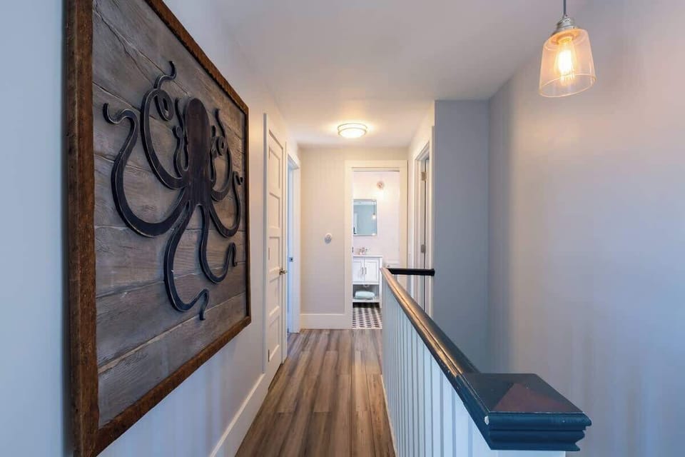 Beautiful art and furnishings throughout the house. All bedrooms are upstairs. 